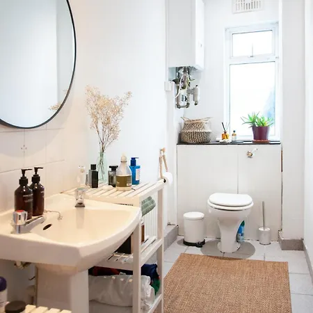 Bright, Spacious 1 Bed Flat In Rathgar