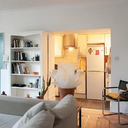 Bright, Spacious 1 Bed Flat In Rathgar * دبلن